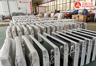 流線水空調(diào)整齊排列擺放