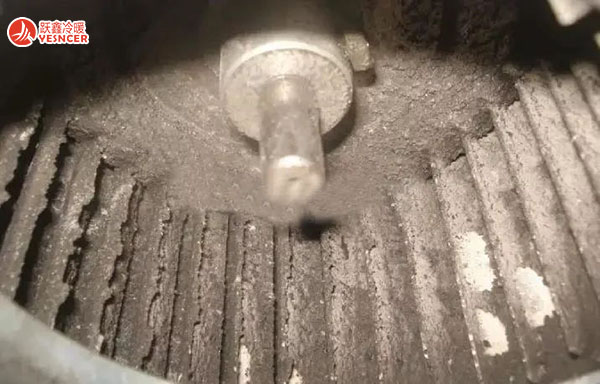 風(fēng)機(jī)盤管風(fēng)機(jī)葉輪、蝸殼和馬達(dá)、軸等拆洗除塵