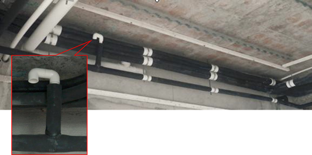 管室內(nèi)機(jī)的排水管與排水軟管之間的連接處不能用膠粘，一定要用卡箍固定