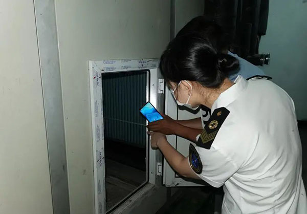 浙江省蘭溪市衛(wèi)生監(jiān)督所開(kāi)展公共場(chǎng)所集中空調(diào)通風(fēng)系統(tǒng)衛(wèi)生專(zhuān)項(xiàng)檢查